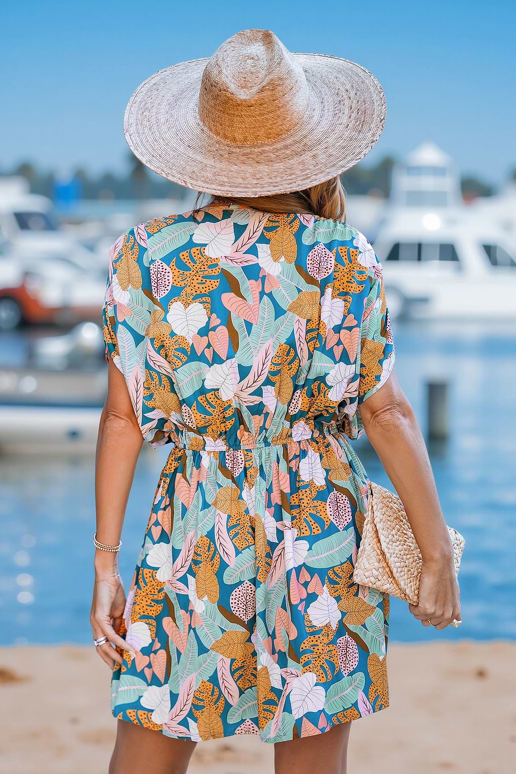 Kurzärmliges Mini-Wickelkleid mit Dolman-Ärmeln