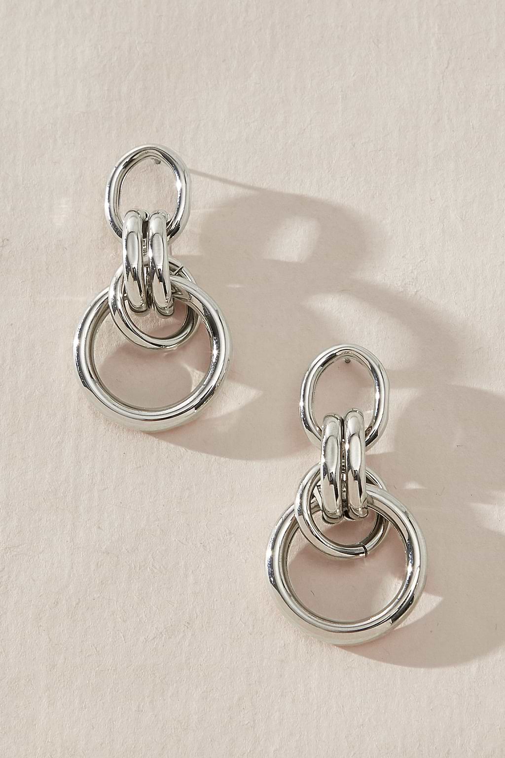 Silberfarbene Ohrringe