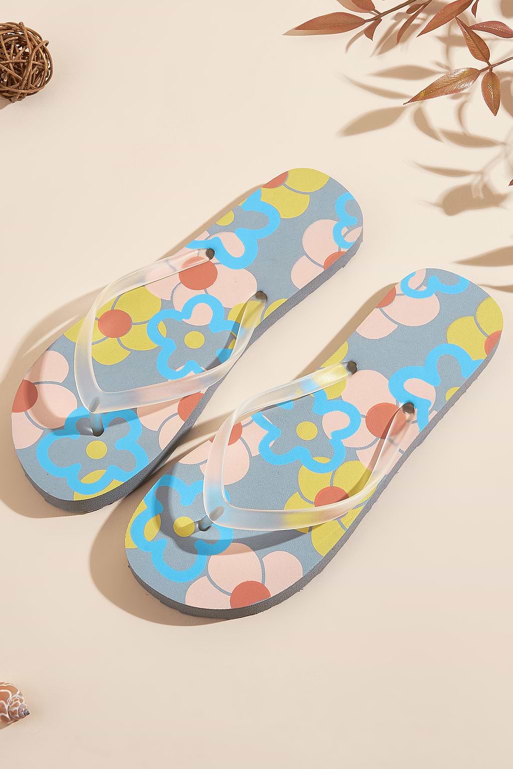Tongs florales avec semelle en mousse