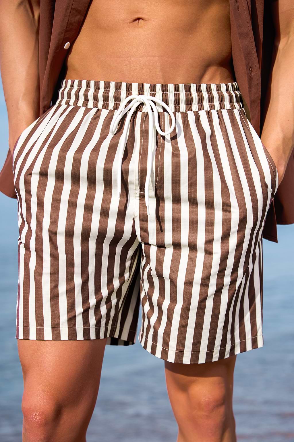 Short de plage à rayures