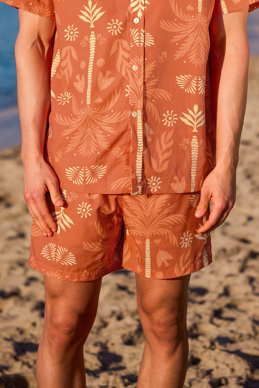 Pantaloncini da surf tropicali Sunbaked