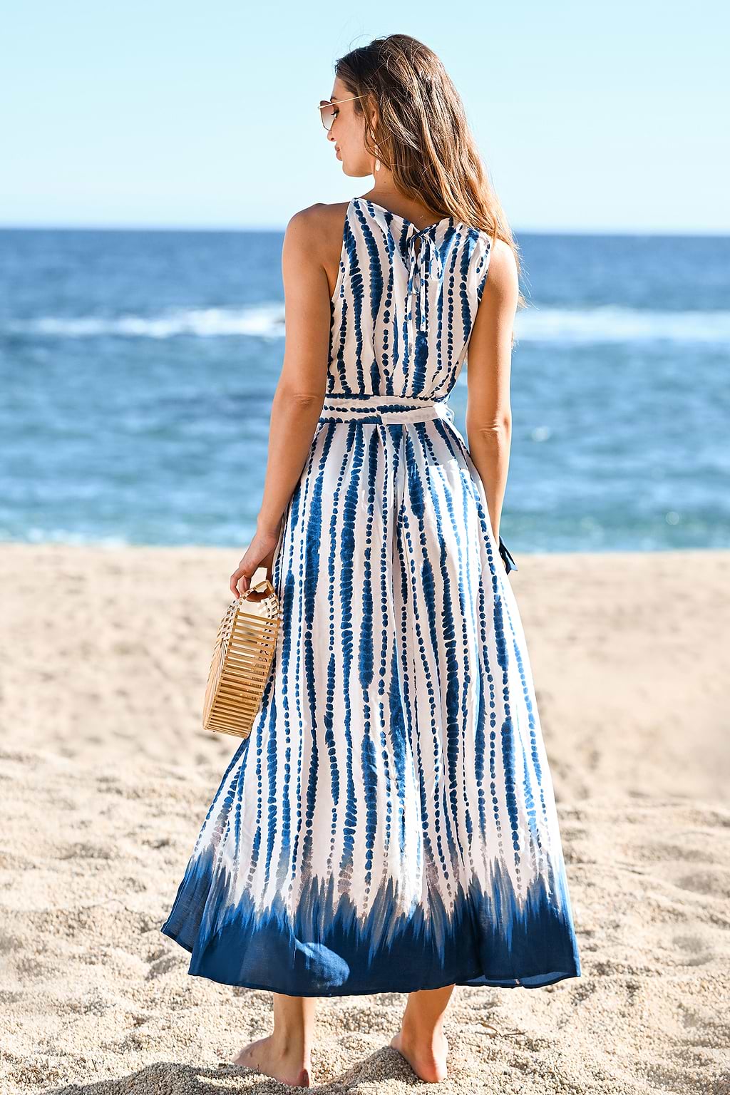 Ärmelloses Batik-Maxikleid mit Taillenband