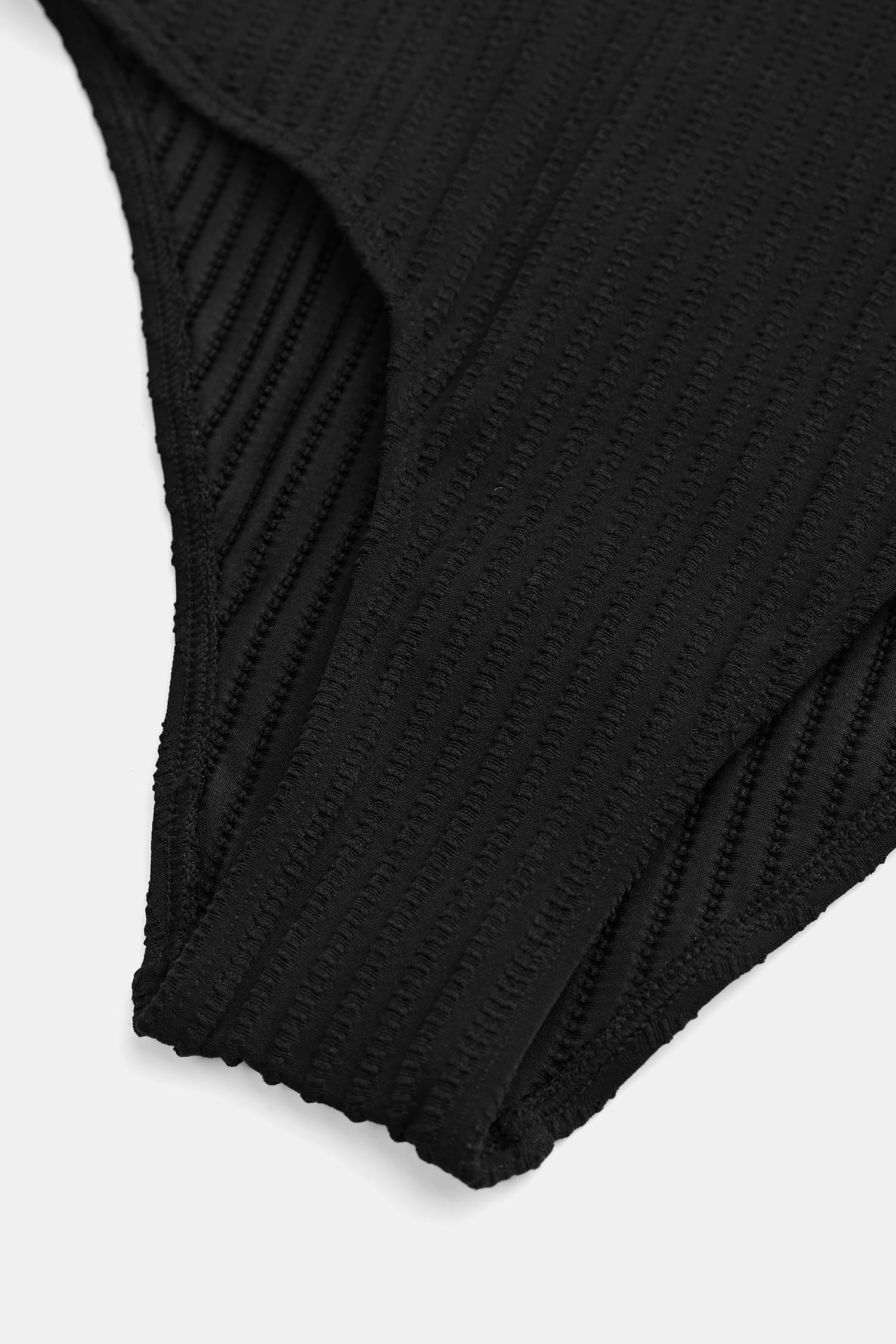 人気！CUPSHEワッフルニットツイストカバーアップ Black Ginger Ribbed & Ruched One-Piece