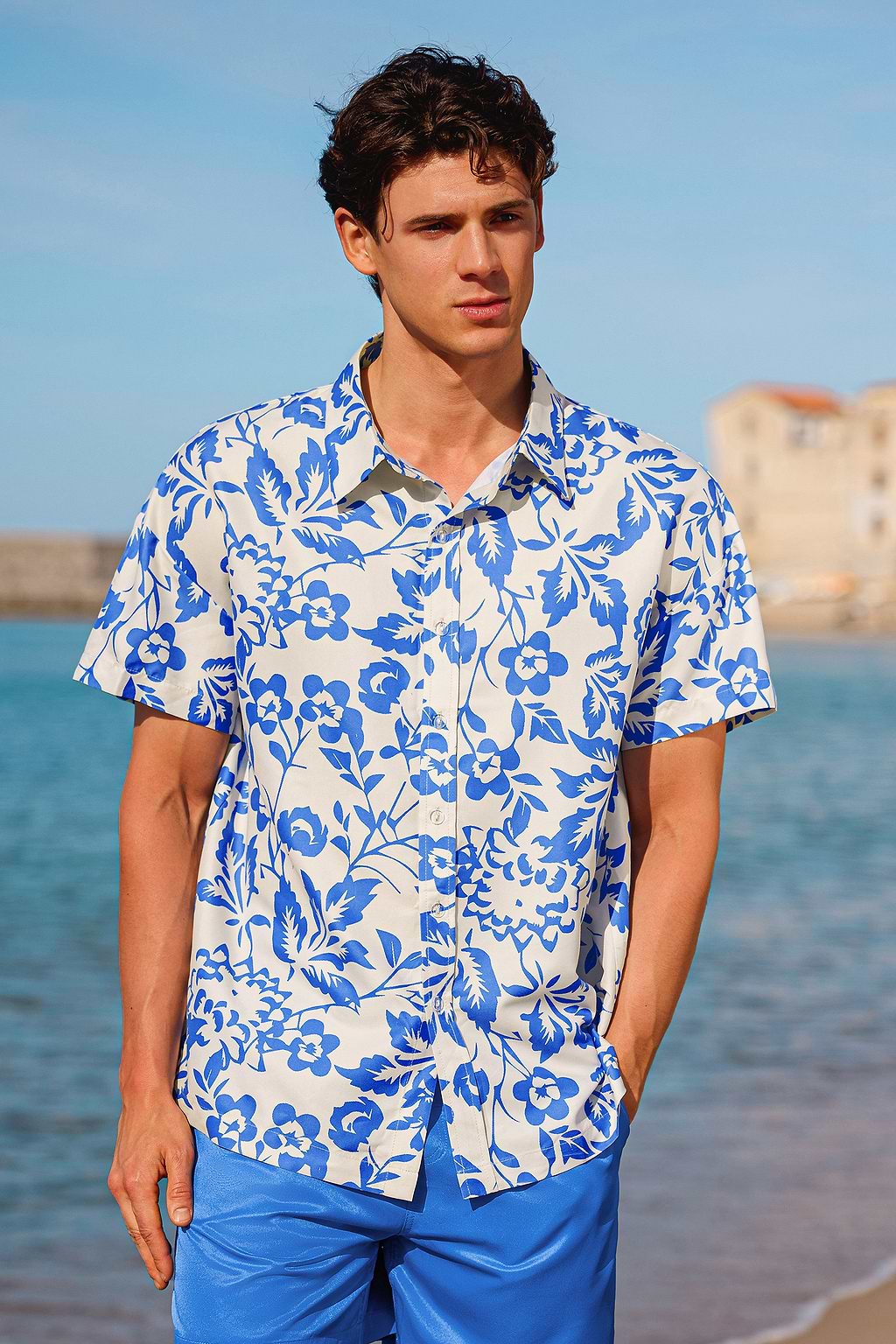 Chemise florale avec manches courtes