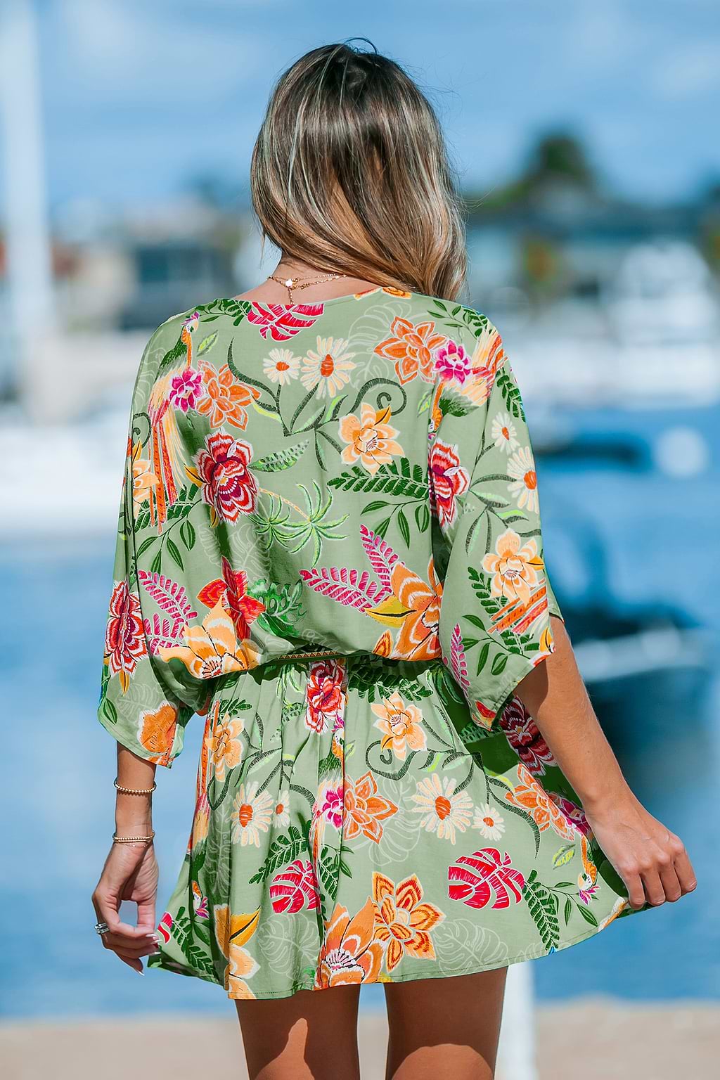 Mini-Wickelkleid mit Blumenmuster und Taillenband