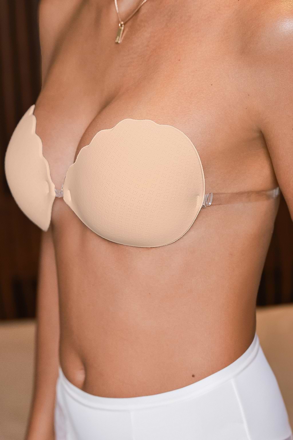Sujetador adhesivo beige Smooth Operator