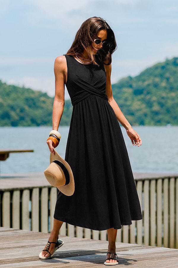 black midi beach dress Sleeveless Knit with Twist Waist OpaqueCocktail Hour Size:Pre-order XS BRIDAL SHOWERS Martini Mini Dress by