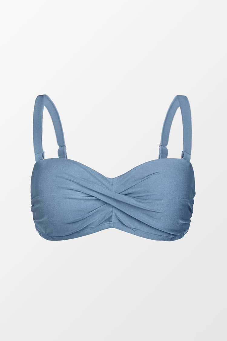 Top de bikini de talla grande con parte delantera retorcida moldeada de Wild Romance