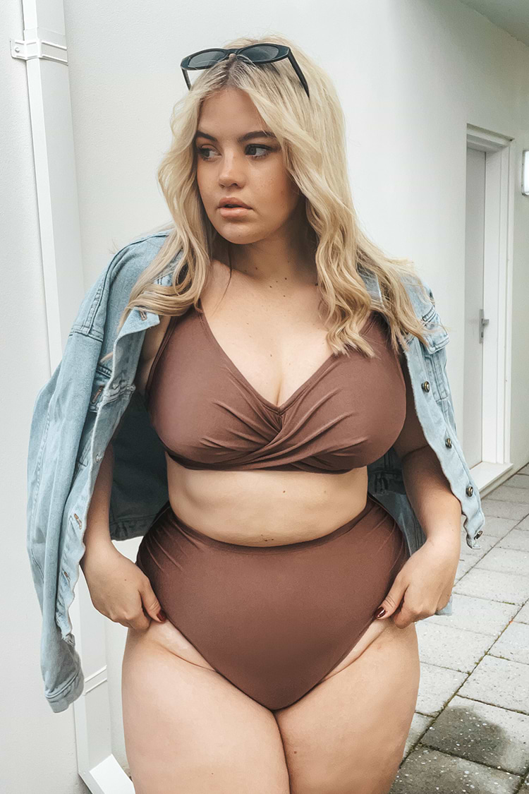 Bikini taille haute grande taille à crochet arrière