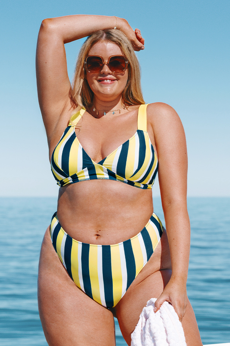 Gestreiftes Bikini-Oberteil in Großen Größen