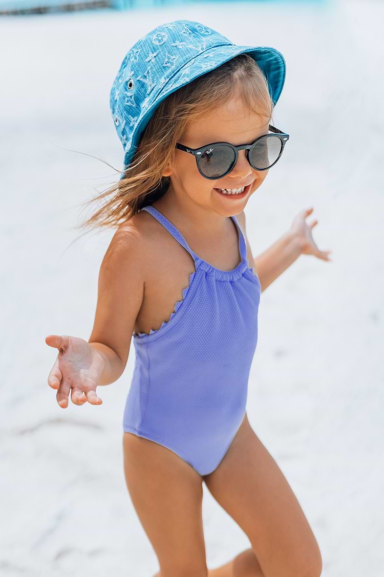 Maillot de bain une pièce à col haut festonné pour fille