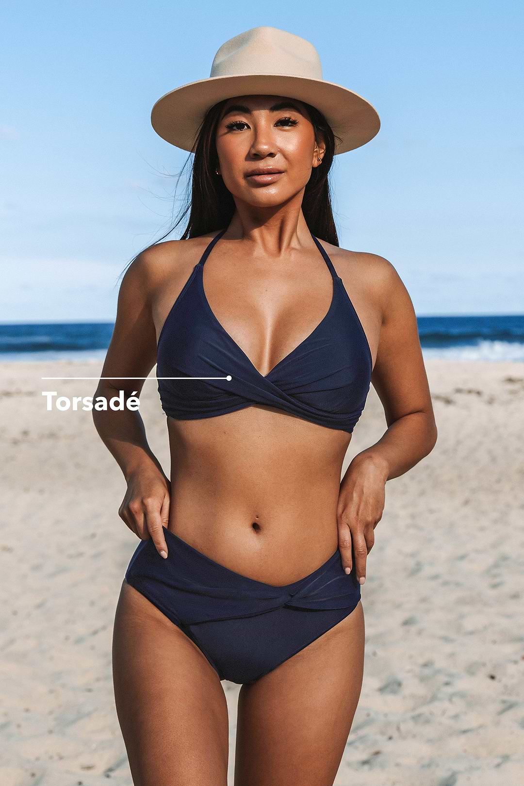Bikini taille moyenne avec bralette d’emballage à col licou