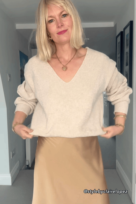 Long Sleeve V-Neck Bow Sweater