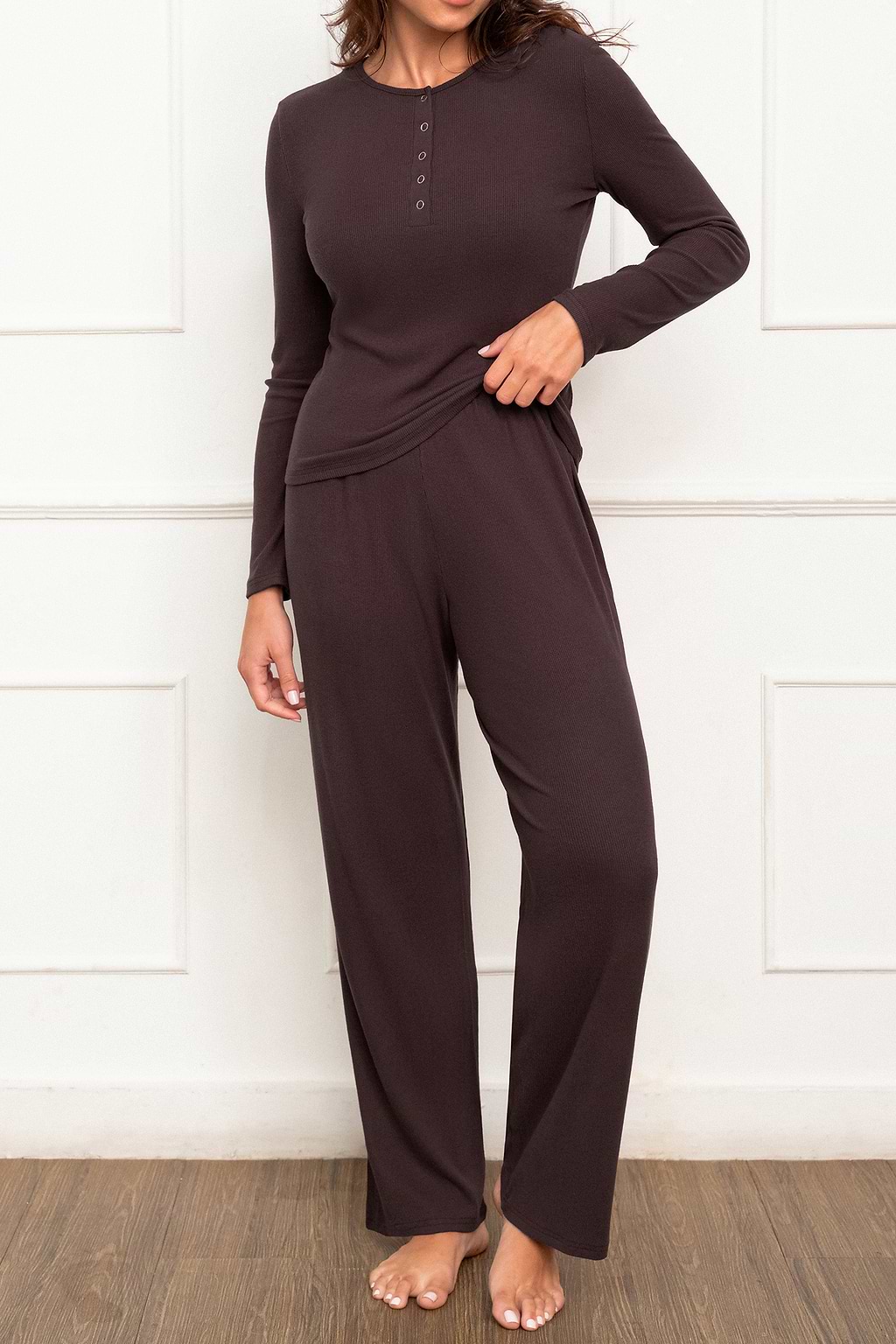 Pflaumenfarbenes Rippenstrick-Pyjama-Set