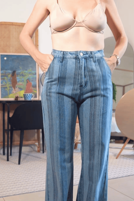 Jean à rayures et jambe évasée en denim