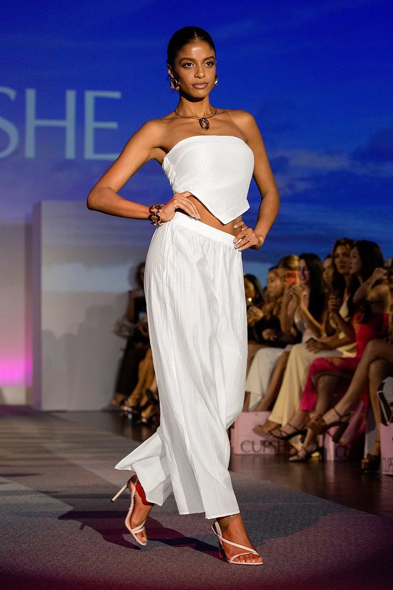 Weiße Wide-Leg-Strandhose mit elastischem Bund