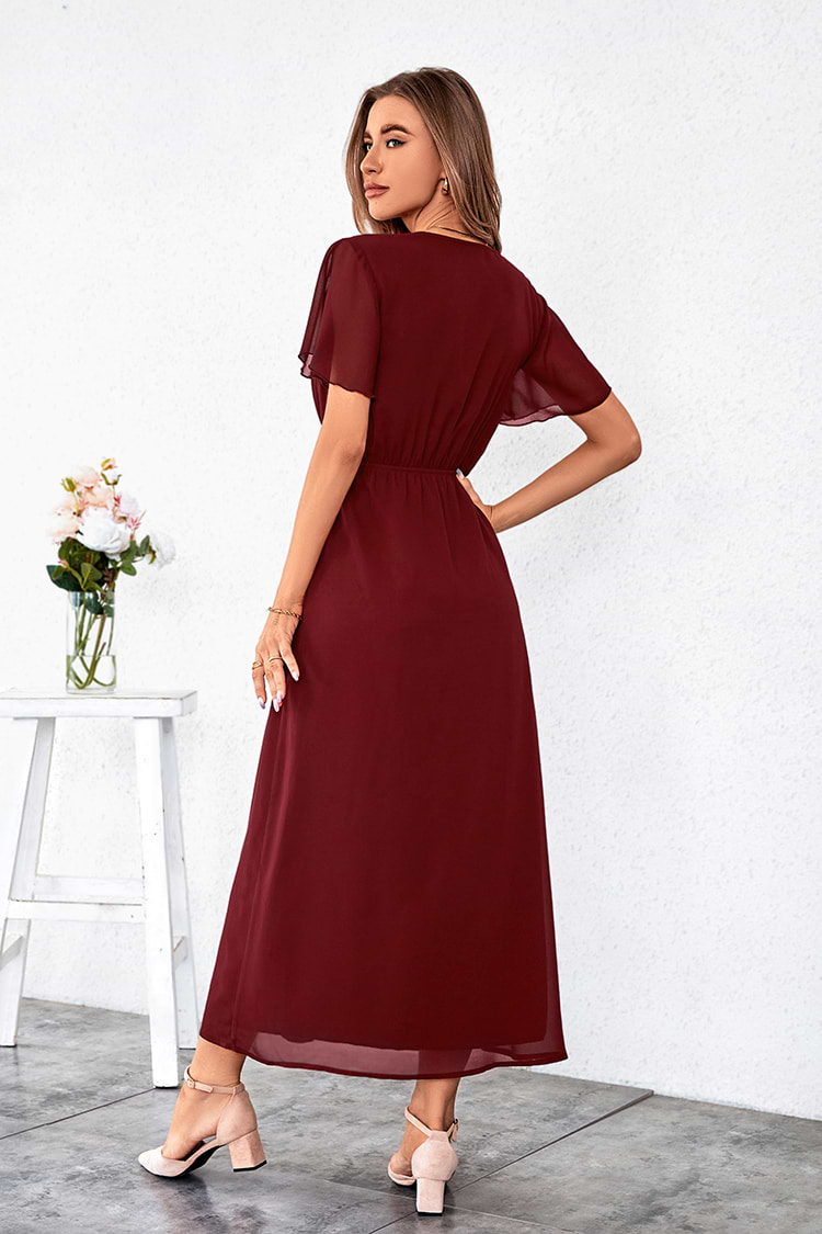 Robe trapèze ruchée à manches courtes avec cravate