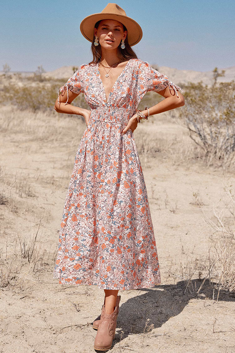 Robe trapèze à smocks et col plongeant