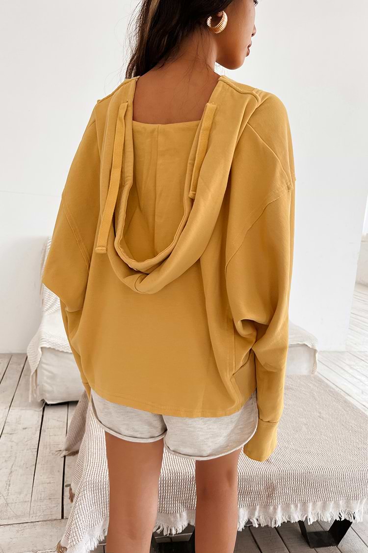 Sweat à capuche jaune à manches longues