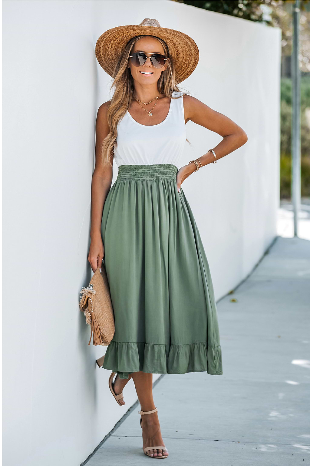 Vestido sin mangas con volantes fruncidos