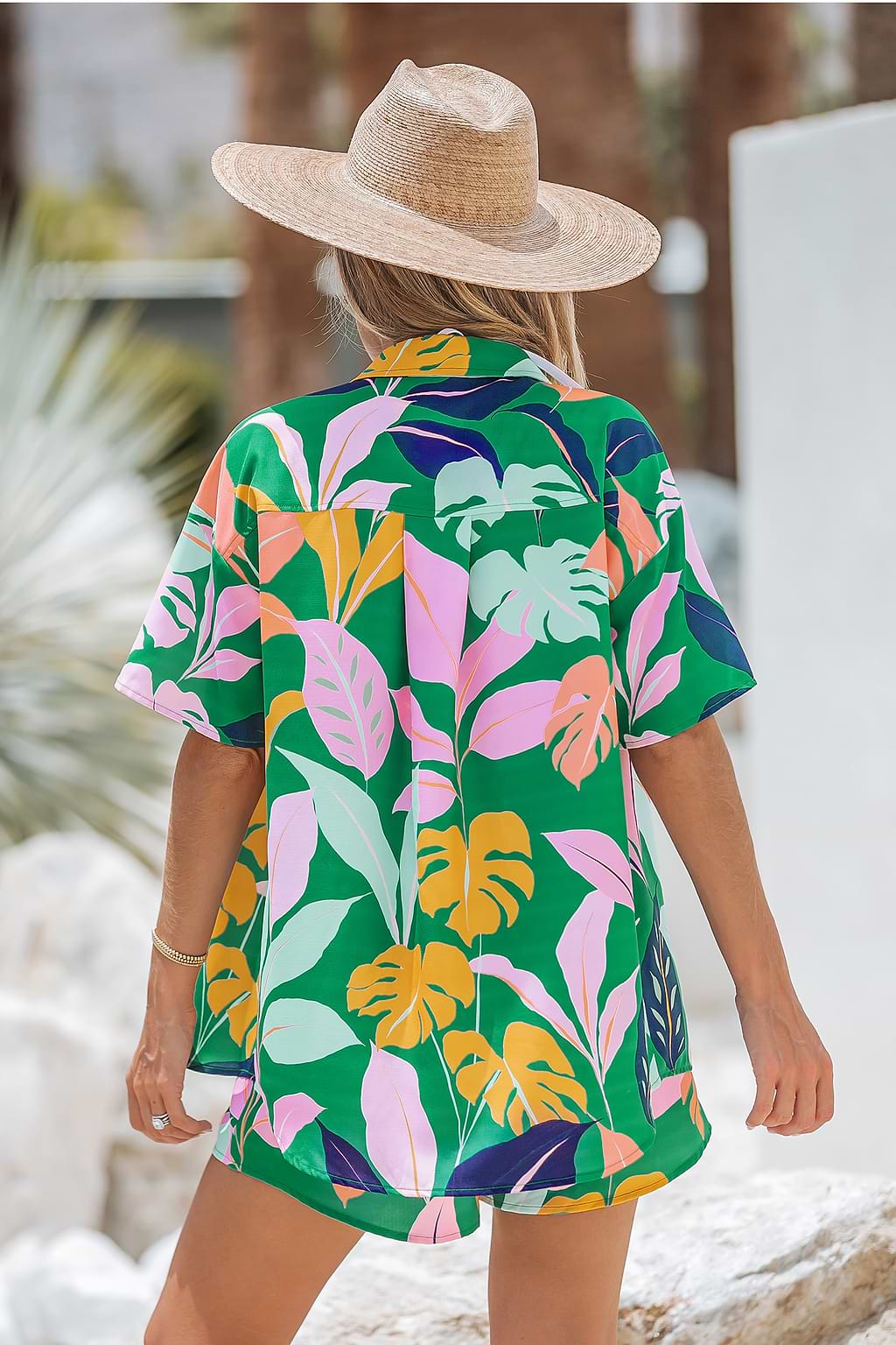 Koszula z obniżonym rękawem i nadrukiem w tropikalne liście