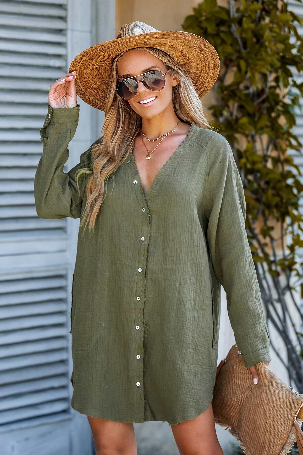 Minivestido tejido arrugado con botones en la parte delantera