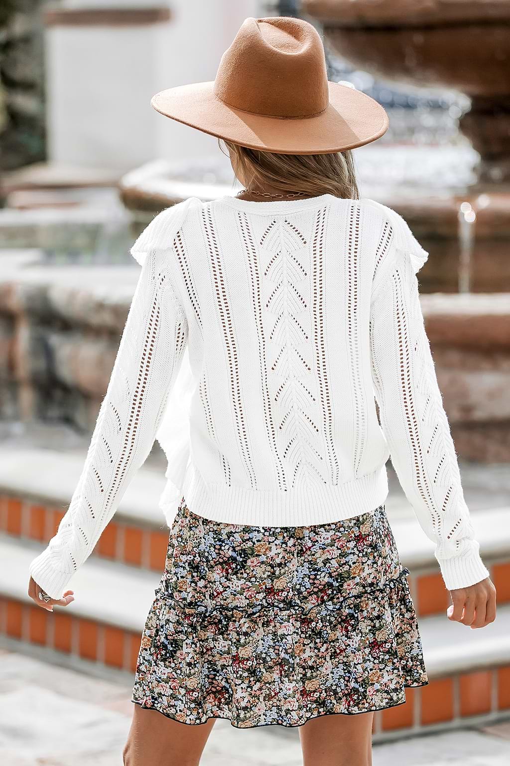 Cardigan découpé à boutons sur le devant