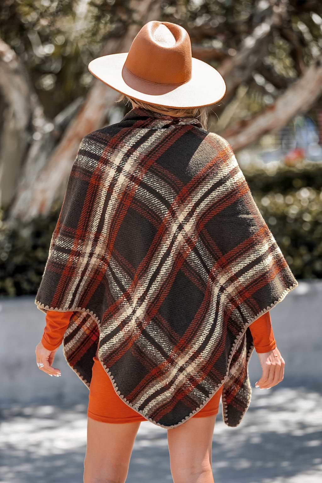 Bufanda a cuadros versátil