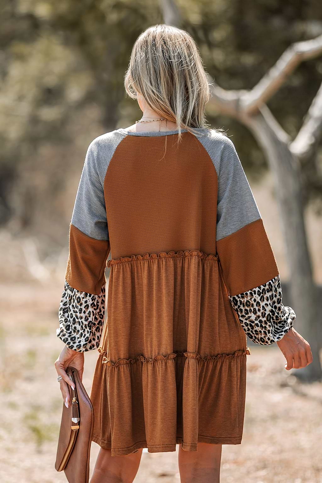 Robe courte robe à volants et bloc de couleur léopard