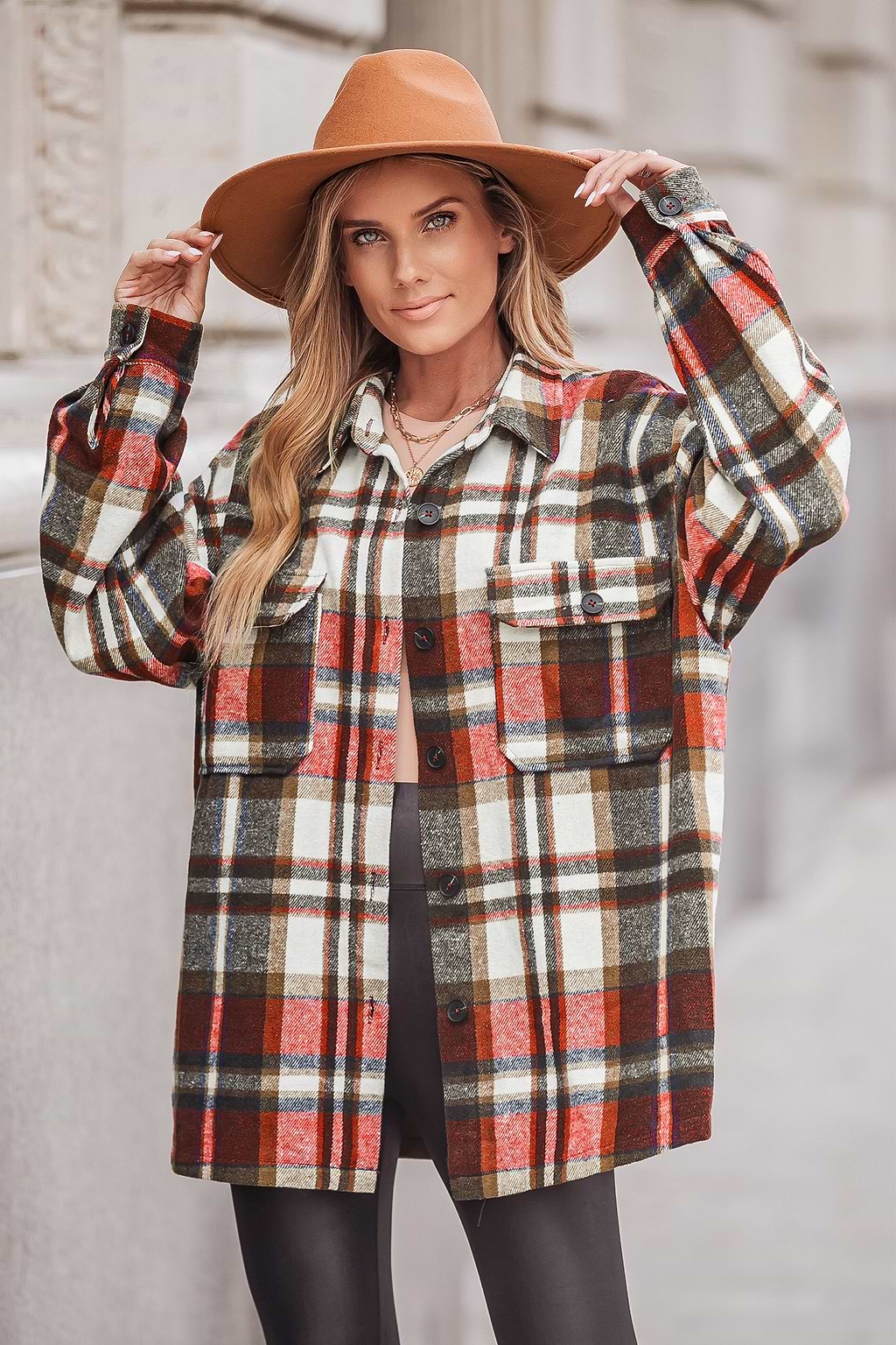 Sobrecamisa con botones y bolsillo a cuadros