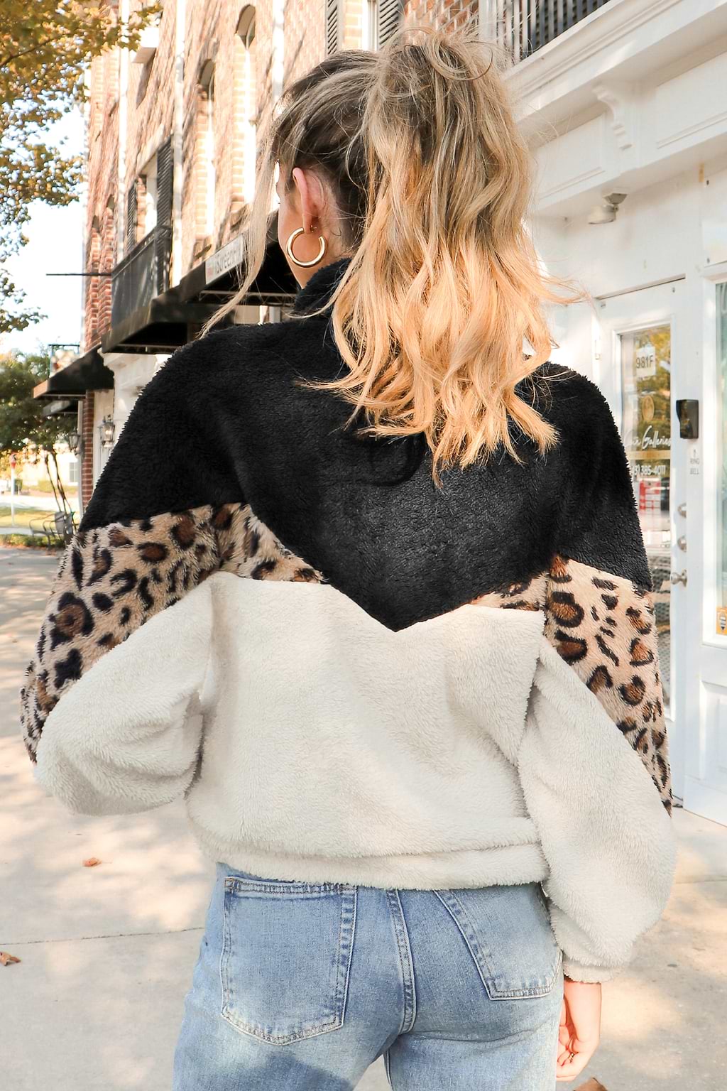 Pull teddy zippé à imprimé léopard et bloc de couleurs