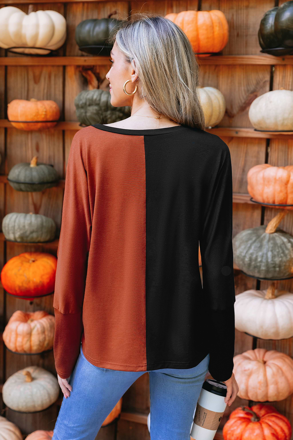 Tweekleurig T-shirt met lange mouwen en knopen