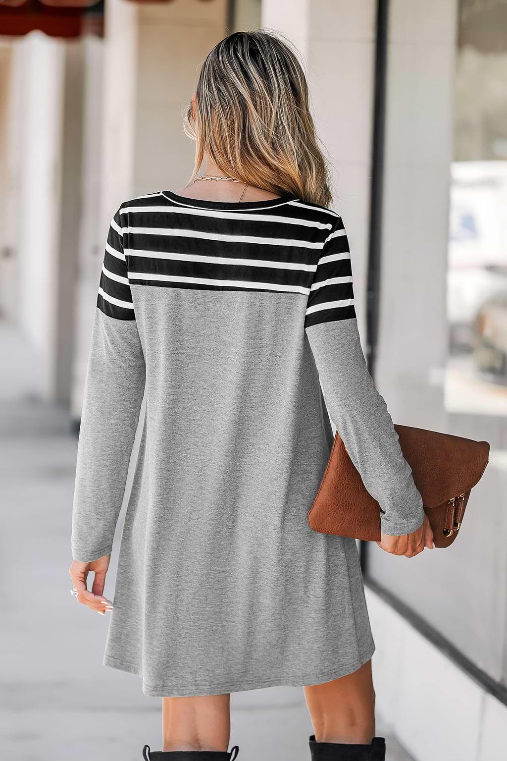 Abito t-shirt a maniche lunghe color block a righe