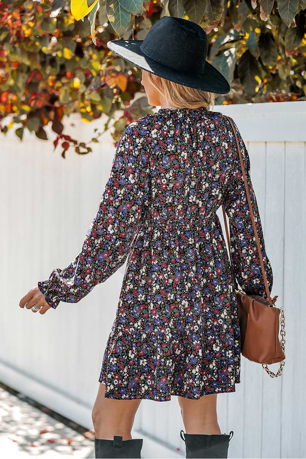 Robe courte à smocks et imprimé floral