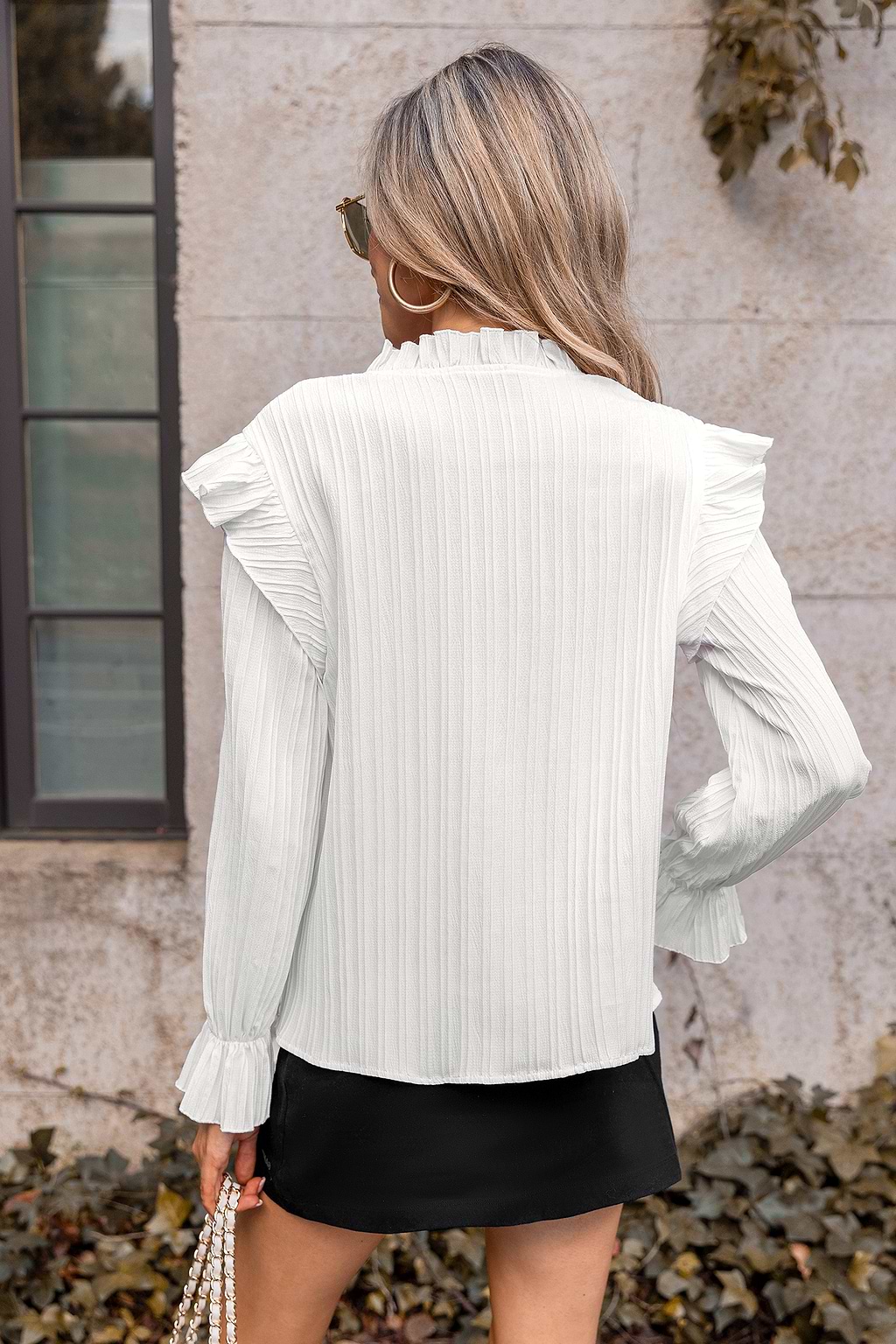 Top mit gerüschtem Spitzenbesatz