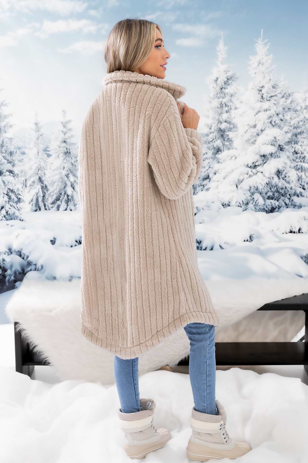 Mantel aus Kunstfell mit Knopfleiste