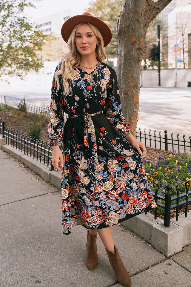 Robe midi avec manches longues et nœud papillon à imprimé floral