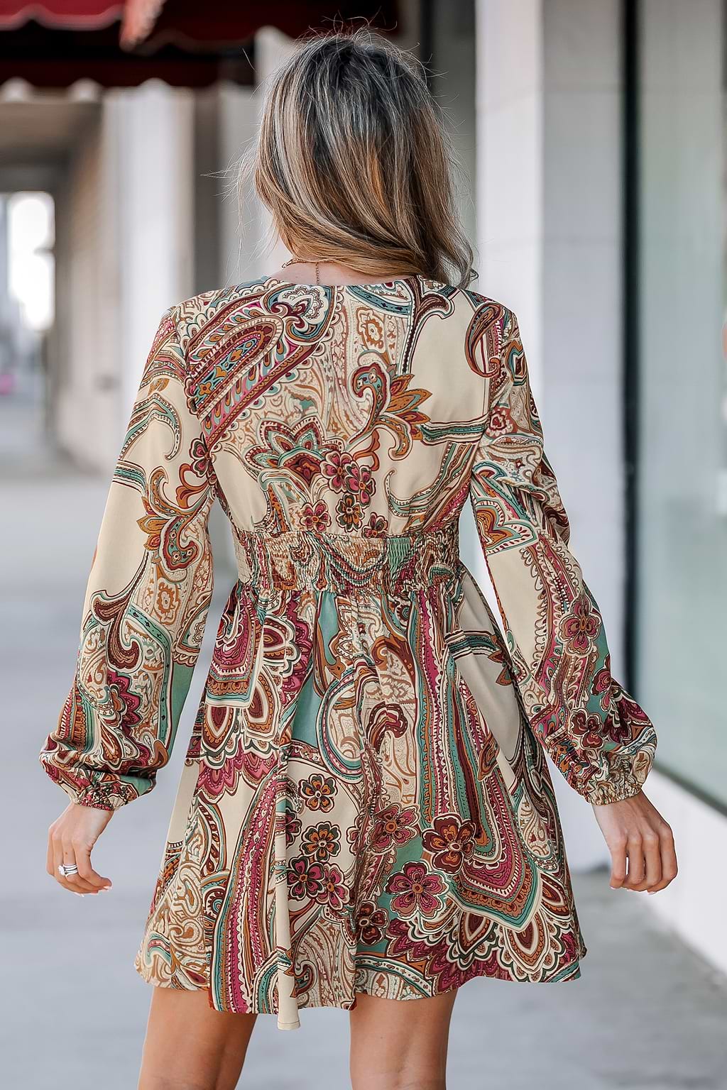 Paisley-Minikleid mit gesmokter Taille