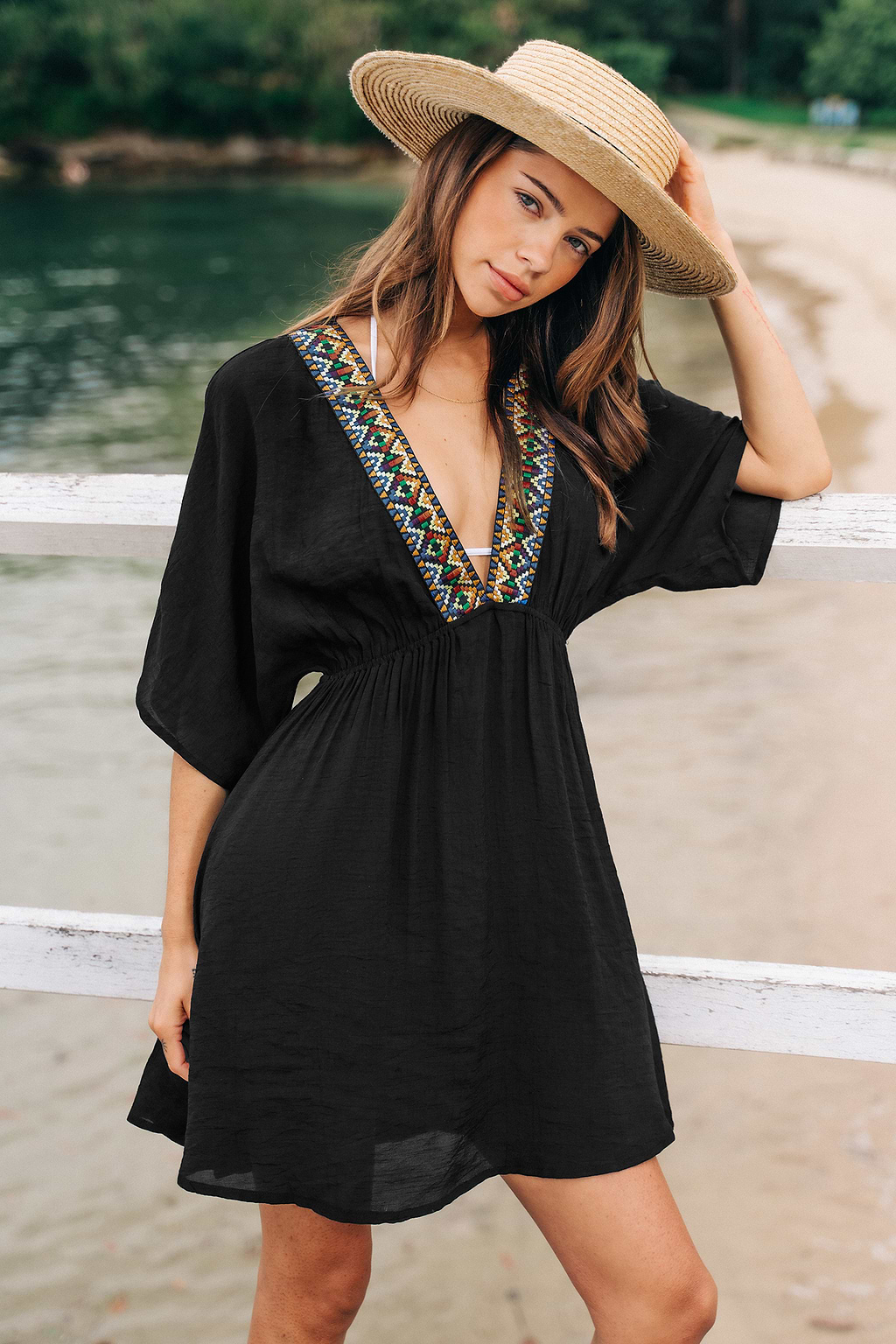 Geborduurde cover-upjurk met V-hals