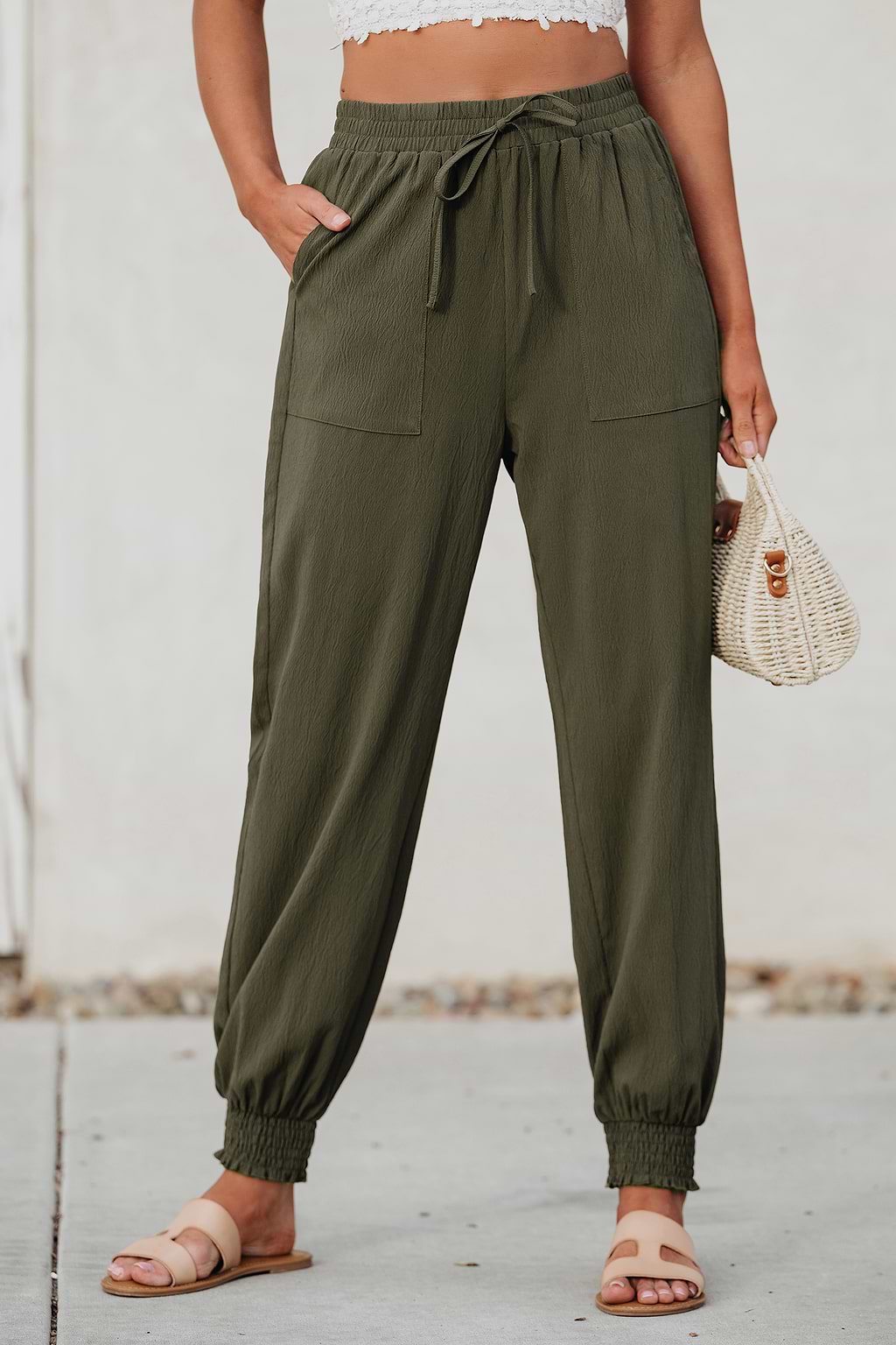 Pantalones cónicos fruncidos con cordón