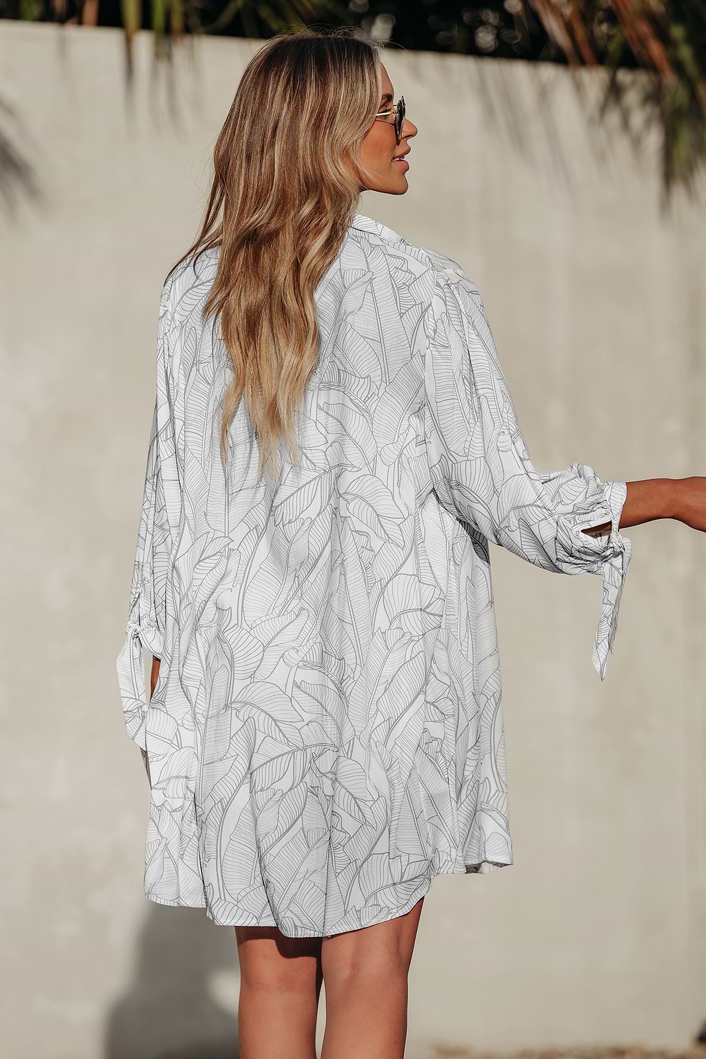 Encubrimiento de palma con cuello en V