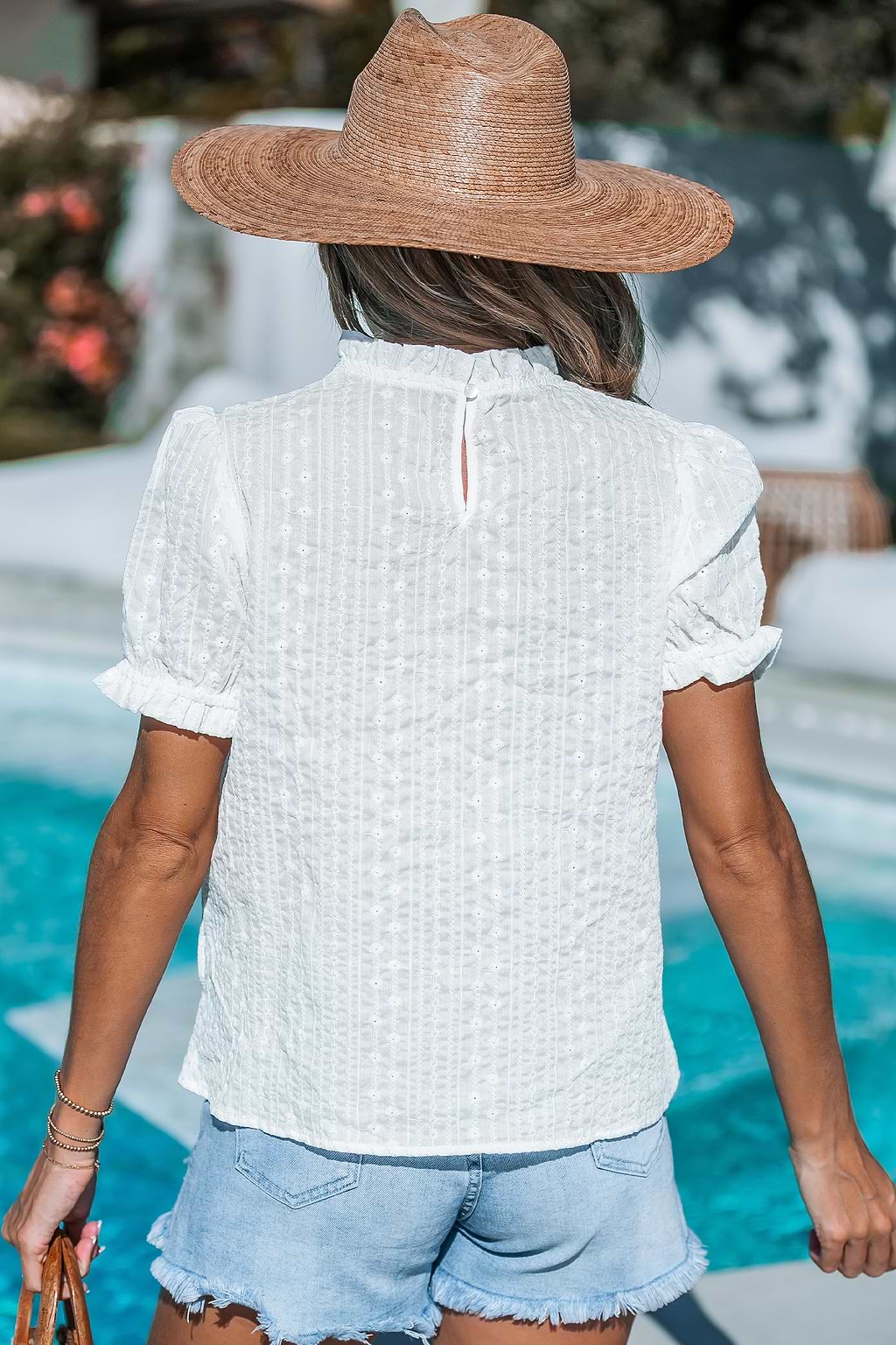 Top mit gerüschten & bestickten Puffärmeln