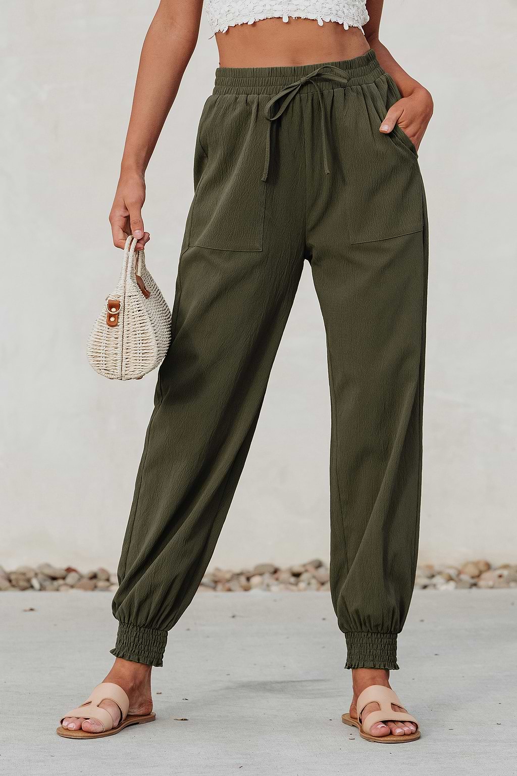 Pantalones cónicos fruncidos con cordón