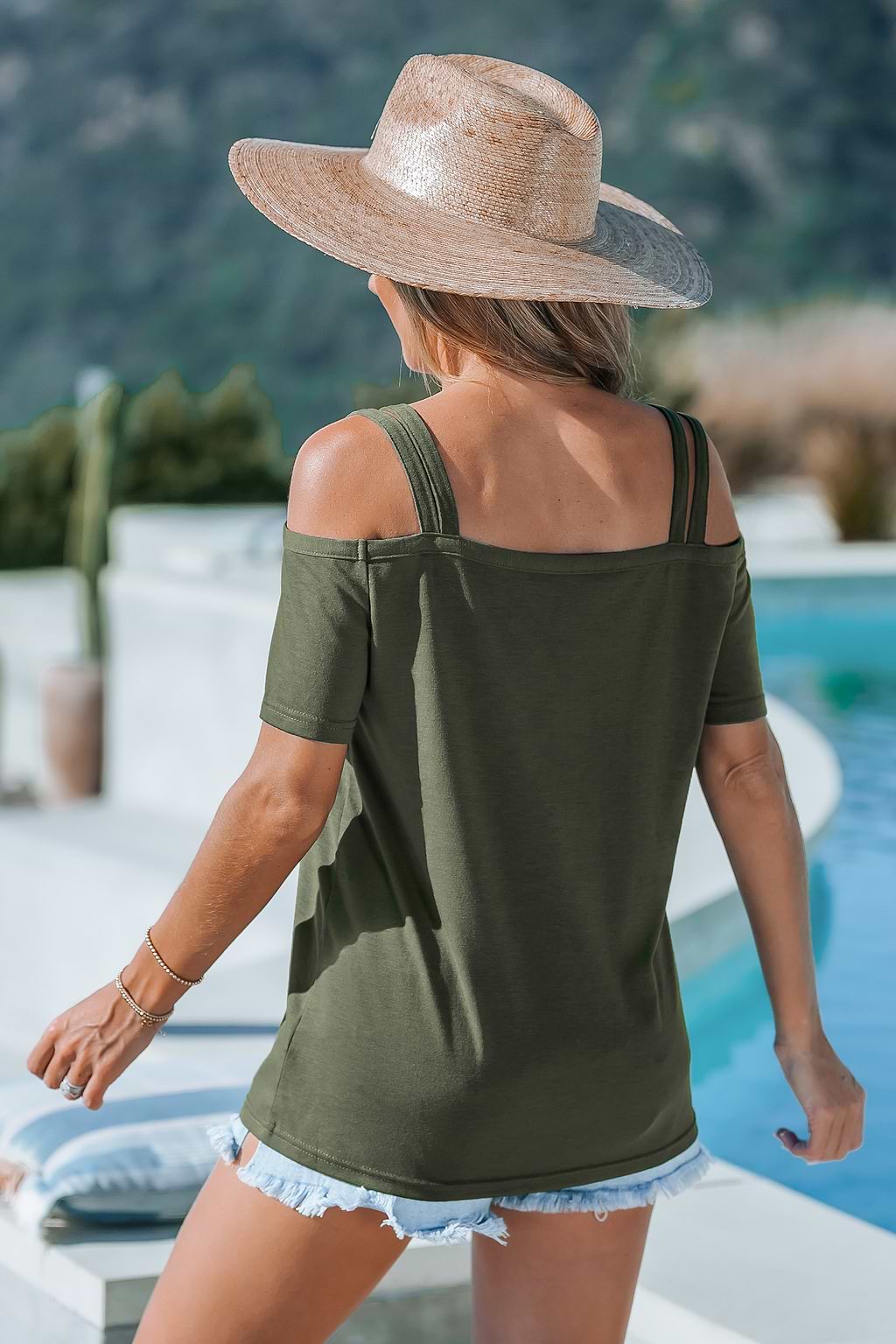 T-shirt découpé vert armée