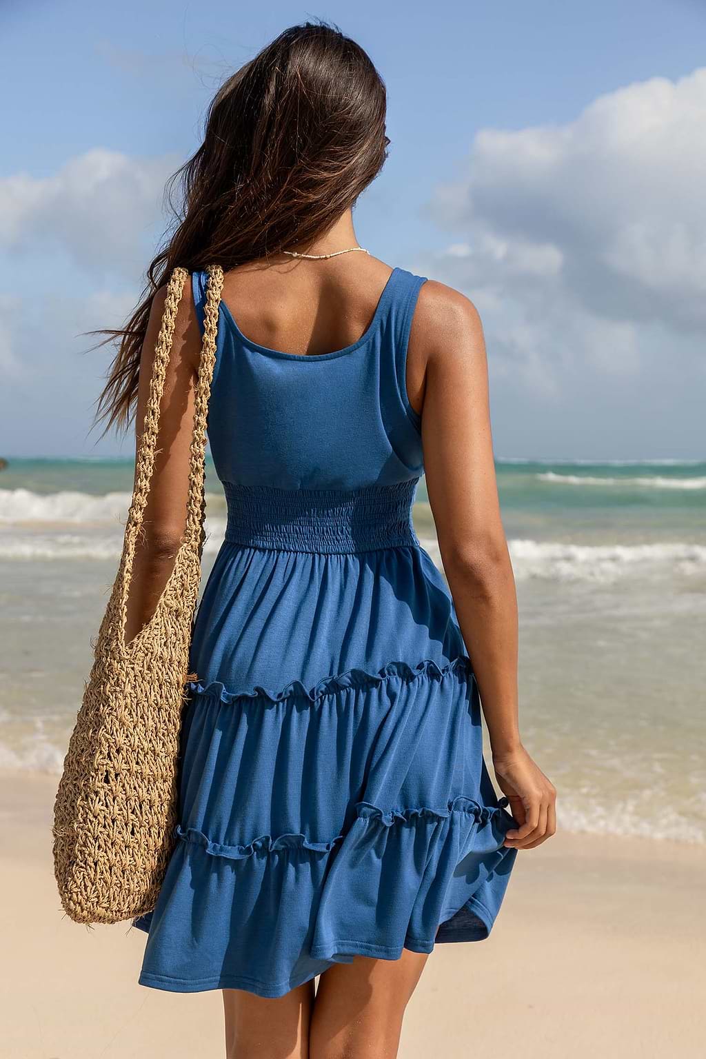 Blaues Jersey-Minikleid mit Knöpfen und Rüschen