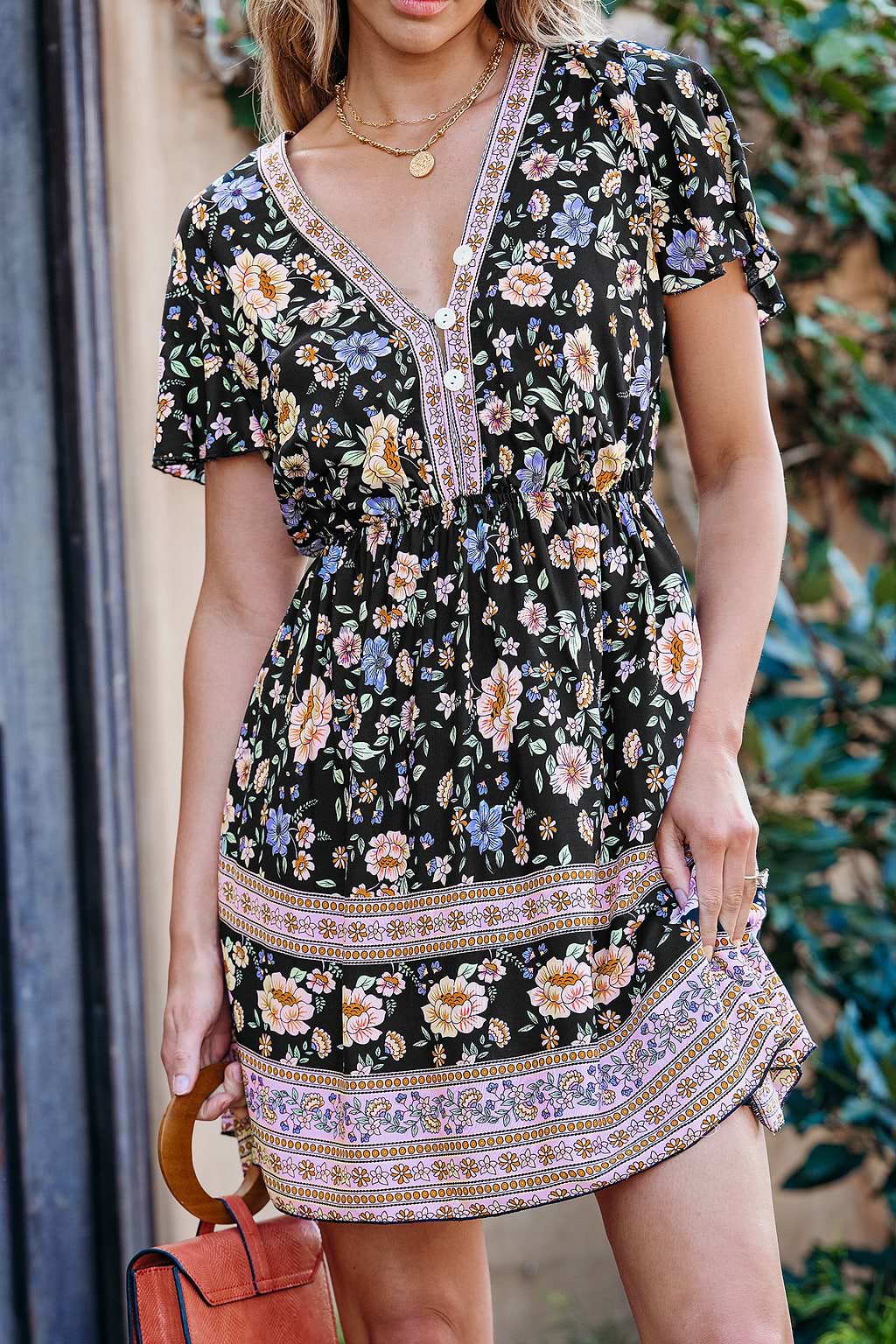 Minivestido fruncido con mangas acampanadas