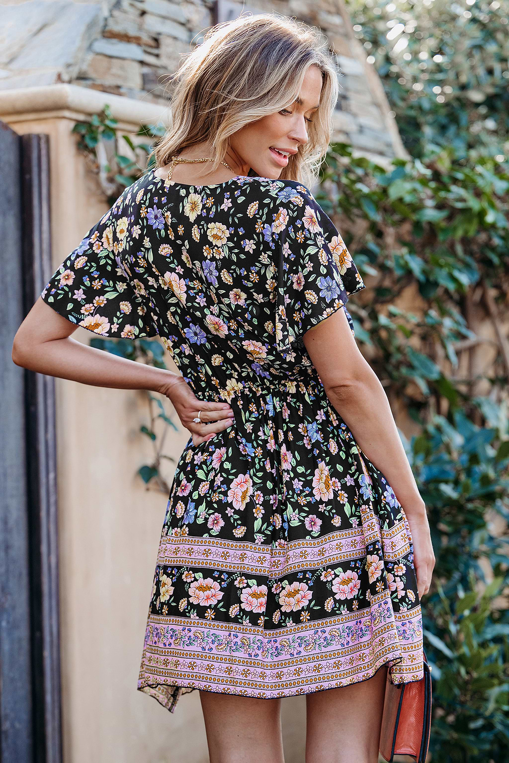 Minivestido fruncido con mangas acampanadas