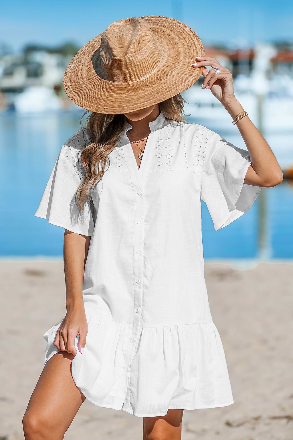 Robe mini en pur coton à manches évasées avec boutons