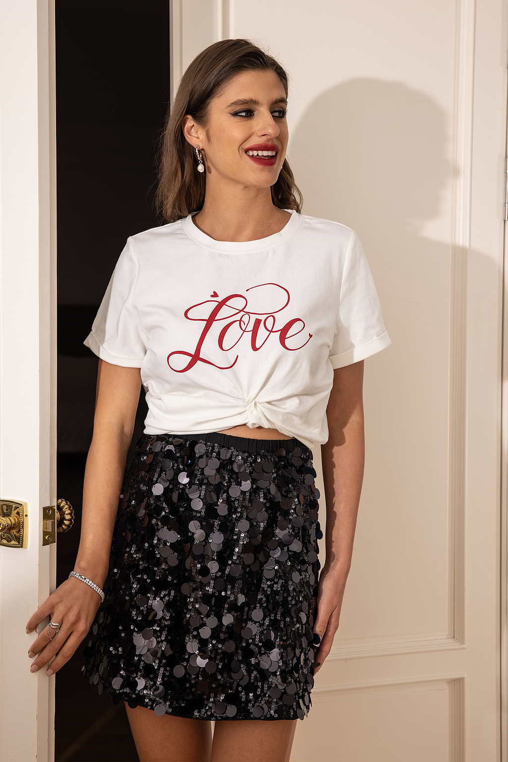 White Round Neck Basic Tee