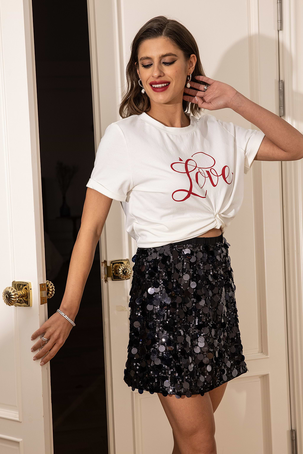 White Round Neck Basic Tee